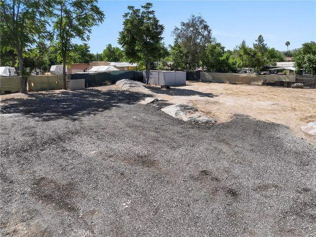 21133 Kinney, Perris, CA 92570
