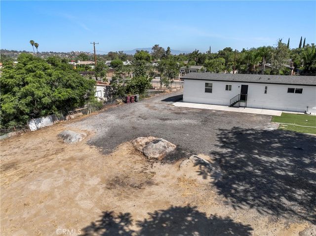 21133 Kinney, Perris, CA 92570