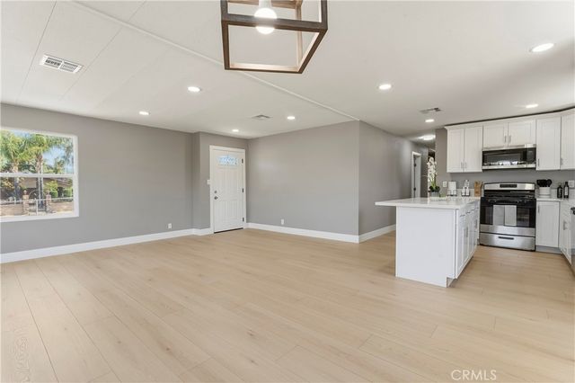 21133 Kinney, Perris, CA 92570