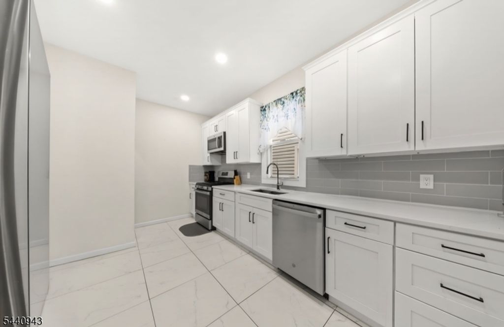 216 N Maple Ave, East Orange City, NJ 07017 — photo 4