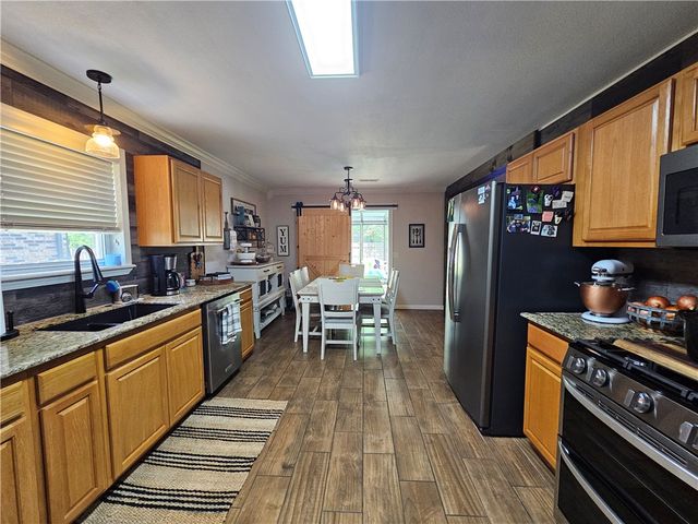 1418 Buena Vista Circle, Springdale, AR 72762