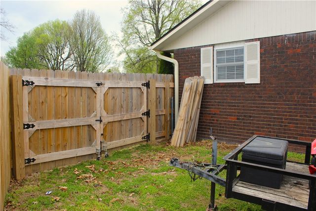 1418 Buena Vista Circle, Springdale, AR 72762