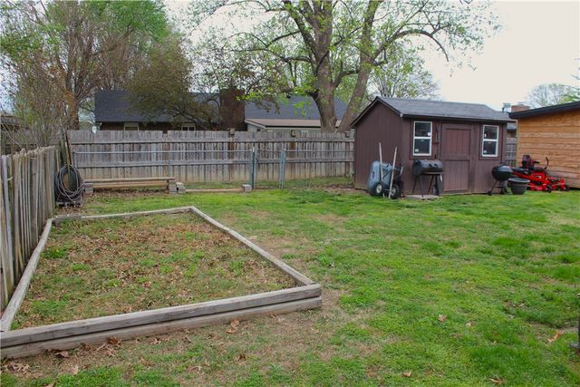 1418 Buena Vista Circle, Springdale, AR 72762