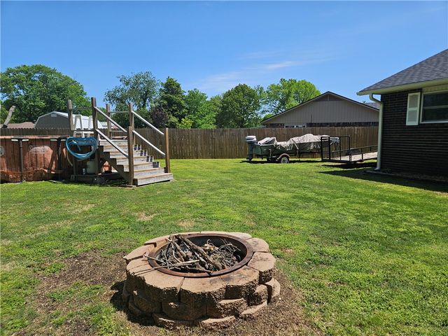 1418 Buena Vista Circle, Springdale, AR 72762