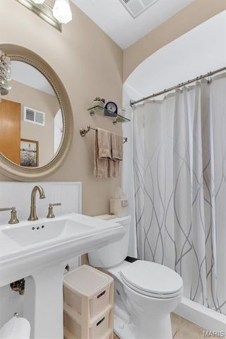 9134 Niger Drive, St Louis, MO 63123