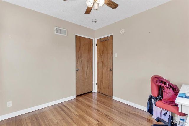 9134 Niger Drive, St Louis, MO 63123