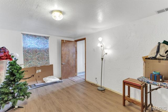 9134 Niger Drive, St Louis, MO 63123