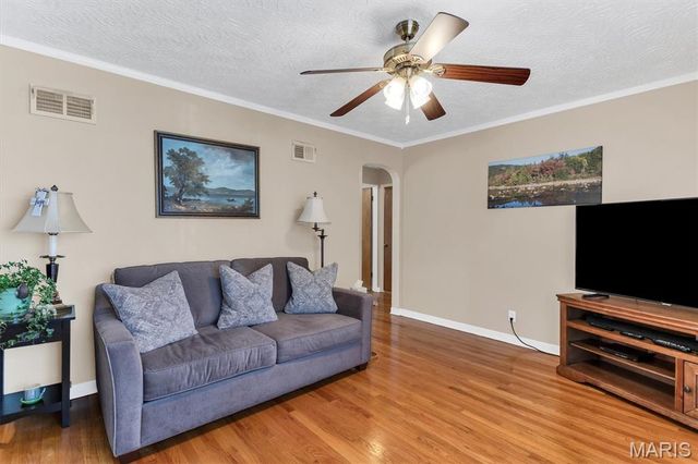 9134 Niger Drive, St Louis, MO 63123