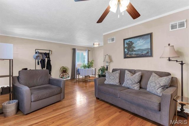 9134 Niger Drive, St Louis, MO 63123