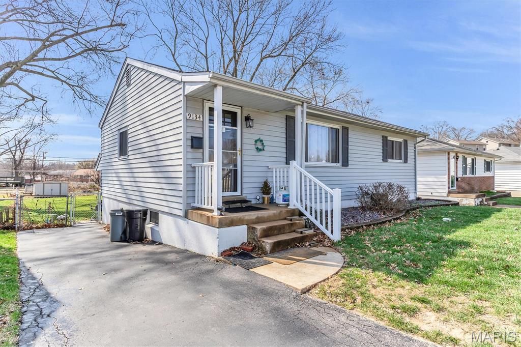 9134 Niger Drive, St Louis, MO 63123