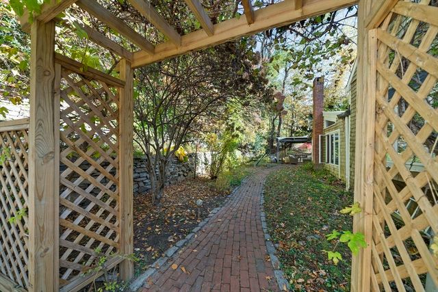 26 Church St, Norwell, MA 02061