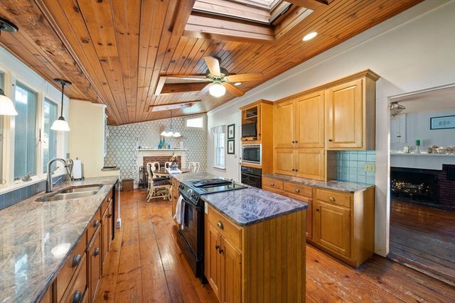 26 Church St, Norwell, MA 02061
