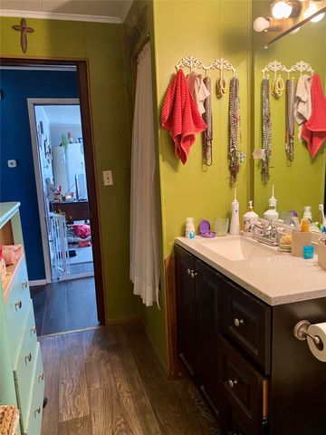 1115 S 6th Street, Bonham, TX 75418