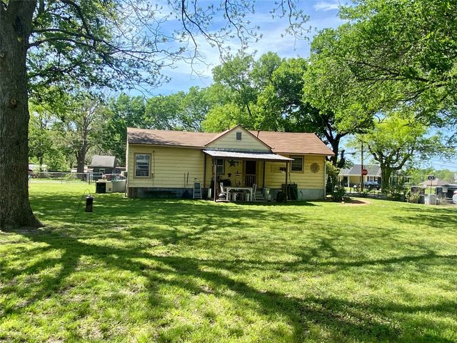 1115 S 6th Street, Bonham, TX 75418