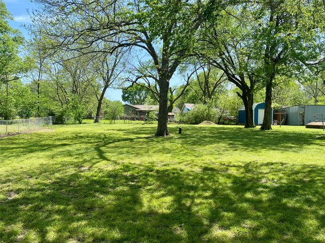 1115 S 6th Street, Bonham, TX 75418