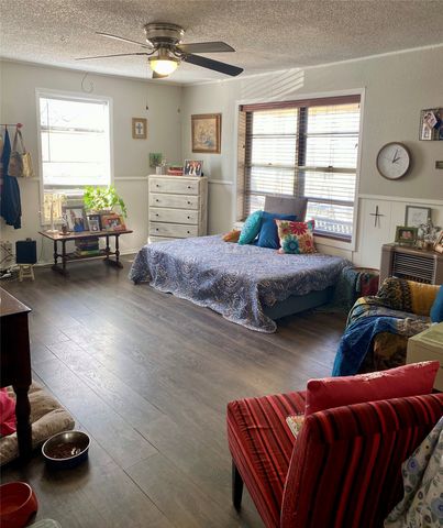1115 S 6th Street, Bonham, TX 75418