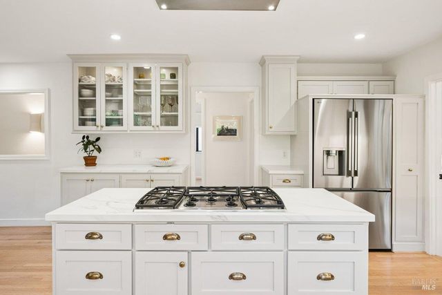 261 Glen Park Ave, San Rafael, CA 94901