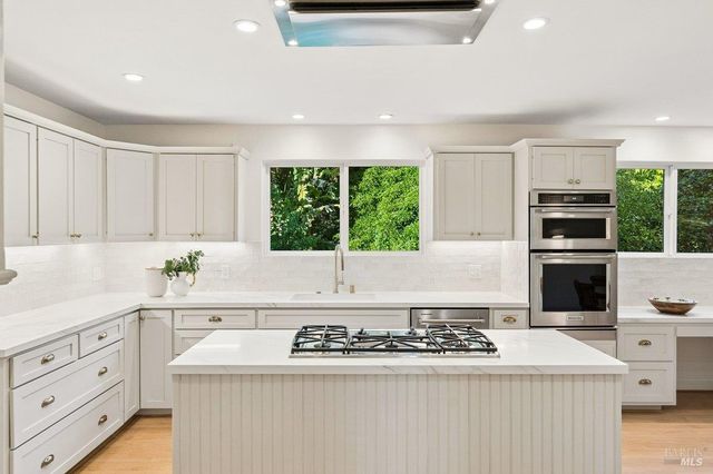 261 Glen Park Ave, San Rafael, CA 94901