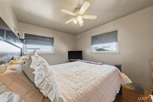 6908 Howdershell Road, Hazelwood, MO 63042