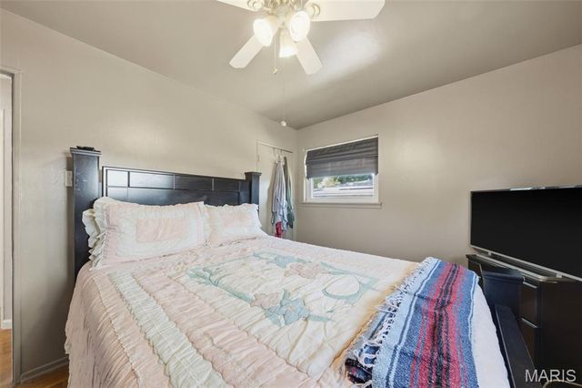 6908 Howdershell Road, Hazelwood, MO 63042