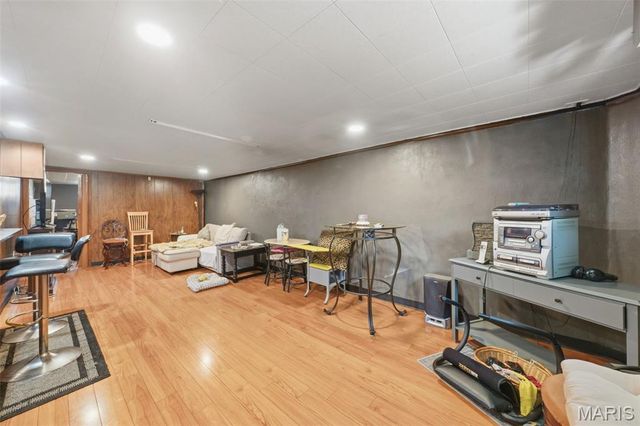 6908 Howdershell Road, Hazelwood, MO 63042