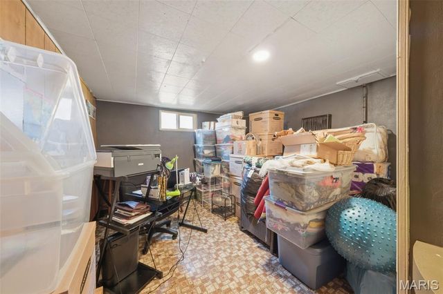 6908 Howdershell Road, Hazelwood, MO 63042