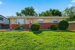 6908 Howdershell Road, Hazelwood, MO 63042
