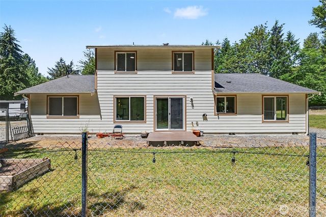 17826 214th Avenue Ct E, Orting, WA 98360