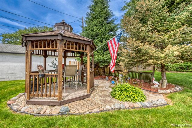 39076 Winkler Street, Harrison Twp, MI 48045