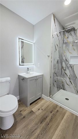 5376 Retablo Avenue 2, Las Vegas, NV 89103