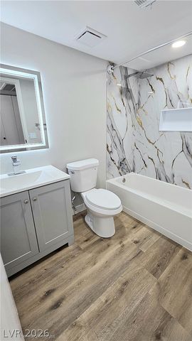 5376 Retablo Avenue 2, Las Vegas, NV 89103