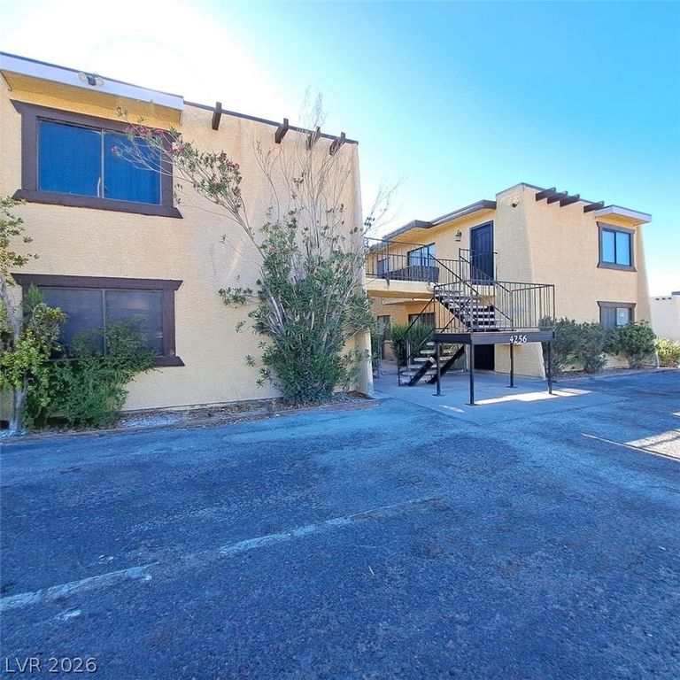 5376 Retablo Avenue 2, Las Vegas, NV 89103
