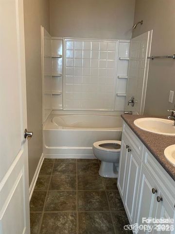 11435 Dixie Glen Drive, Charlotte, NC 28277
