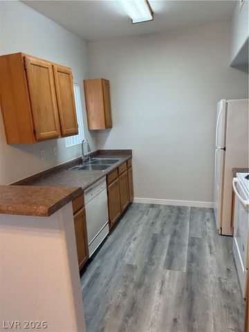 7255 West SUNSET Road 1174, Las Vegas, NV 89113