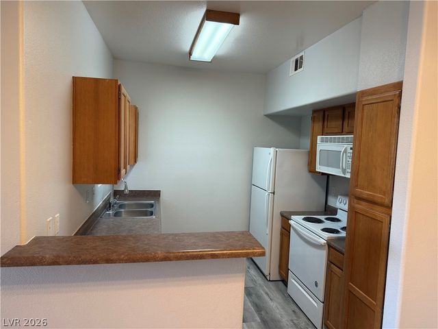 7255 West SUNSET Road 1174, Las Vegas, NV 89113