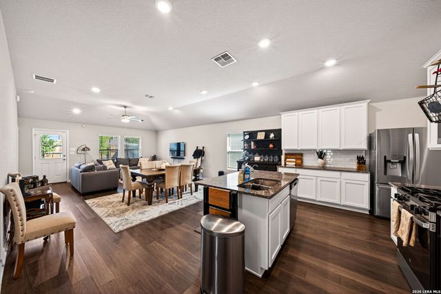 13111 Bay Point Way, St Hedwig, TX 78152