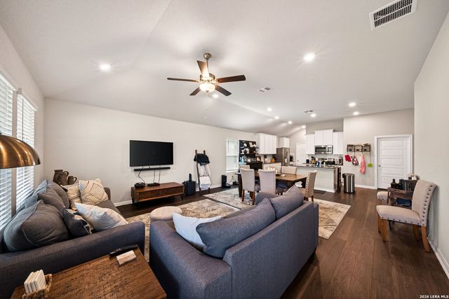 13111 Bay Point Way, St Hedwig, TX 78152