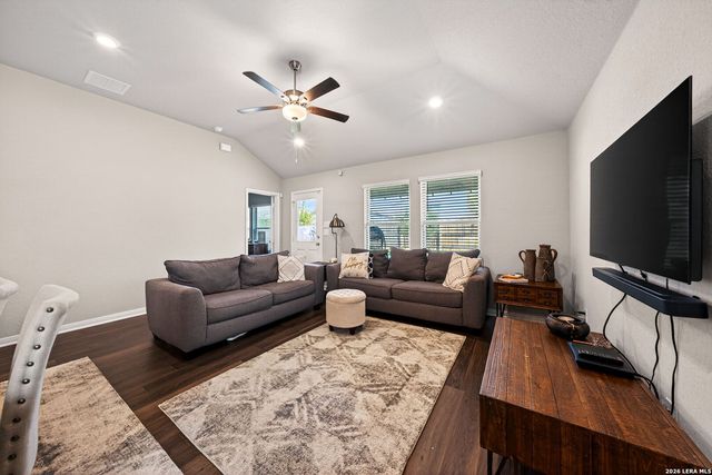 13111 Bay Point Way, St Hedwig, TX 78152