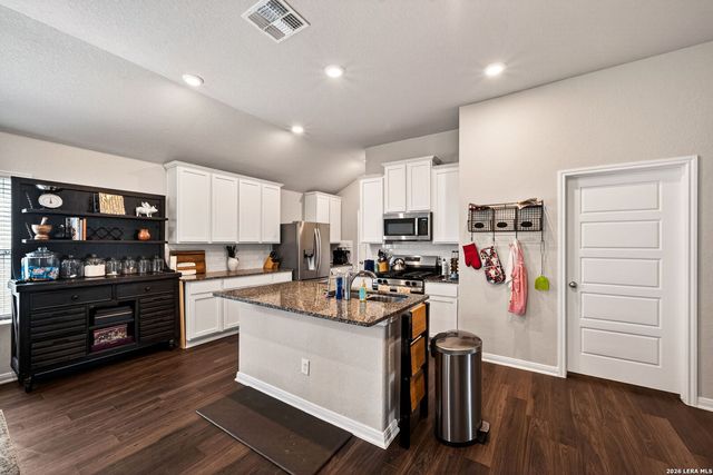 13111 Bay Point Way, St Hedwig, TX 78152