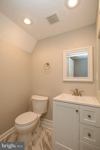 18 W FRANKLIN ST, Baltimore, MD 21201