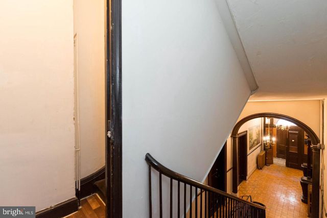 18 W FRANKLIN ST, Baltimore, MD 21201