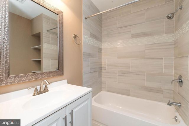 18 W FRANKLIN ST, Baltimore, MD 21201