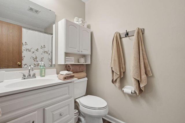 1781 Sawgrass Drive, BLDG B, Reynoldsburg, OH 43068
