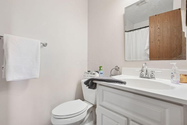1781 Sawgrass Drive, BLDG B, Reynoldsburg, OH 43068