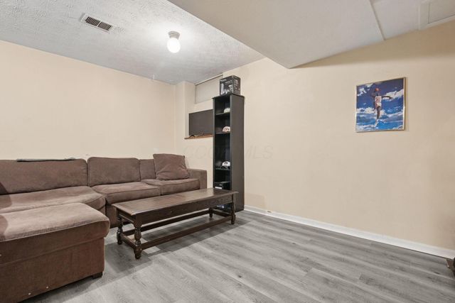 1781 Sawgrass Drive, BLDG B, Reynoldsburg, OH 43068