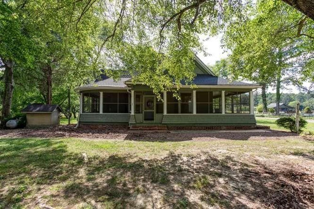 125 E Sewell Road, Aragon, GA 30104