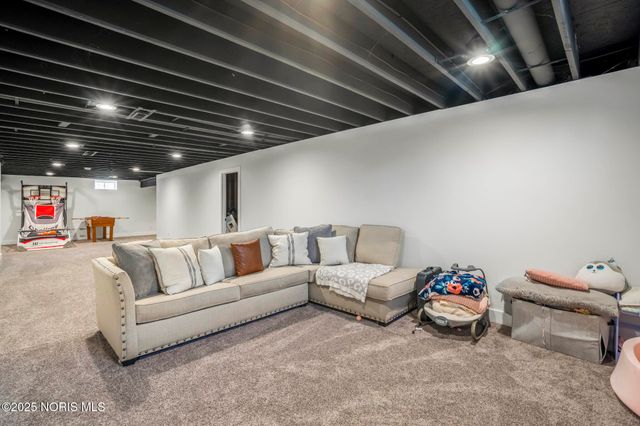 10639 Saron Lane, Whitehouse, OH 43571