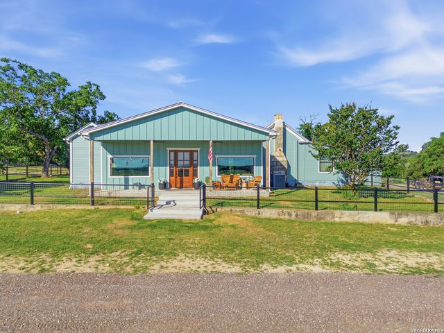 835 WINANS RANCH RD, Bandera, TX 78003