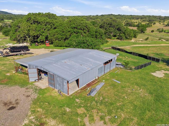 835 WINANS RANCH RD, Bandera, TX 78003