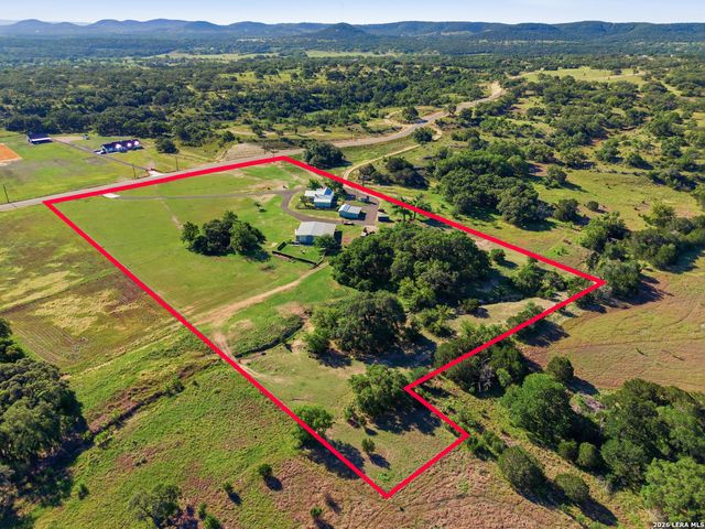 835 WINANS RANCH RD, Bandera, TX 78003